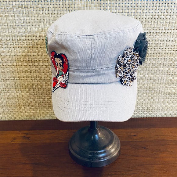 🌟2xHP🌟NWOT Betty Boop Adjustable Gray Cotton Twill Cadet Hat - Picture 5 of 14